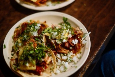 Más allá del plato: 5 pasos para un canal gastronómico viral