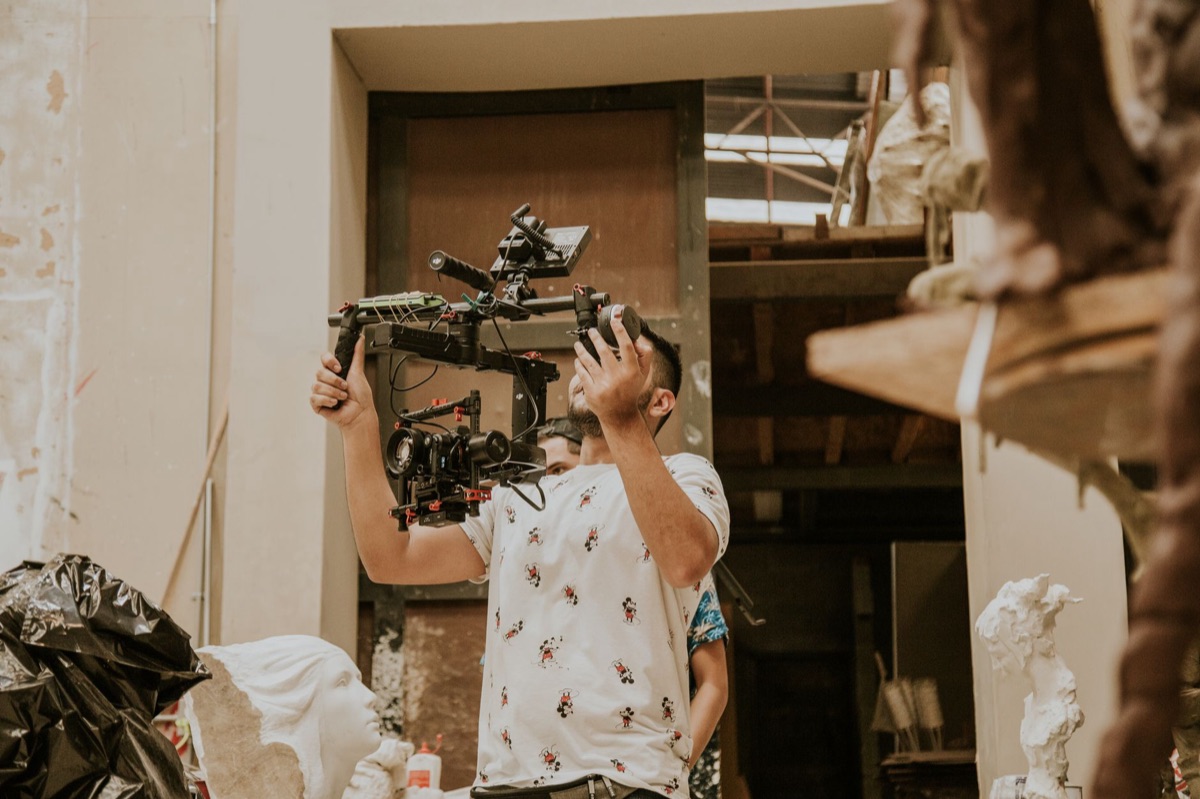 youtuber filming in mexico city